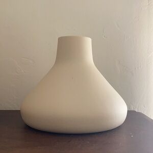 🍶🌹 Designer Rich Home LA Person Vase - CAMILIA Brand - Art Museum 🌿🍶